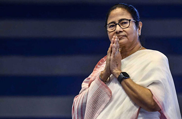 Mamata Banerjee Fires Back at EC's 'Burnol' Post: 'We'll Give You Ice Cream, Not Vengeance'