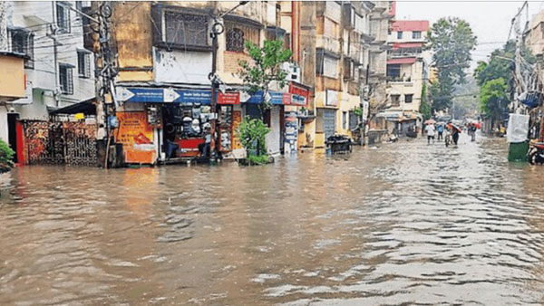 Kolkata’s Civic Crisis Deepens as Politics Paralyses Municipal Services